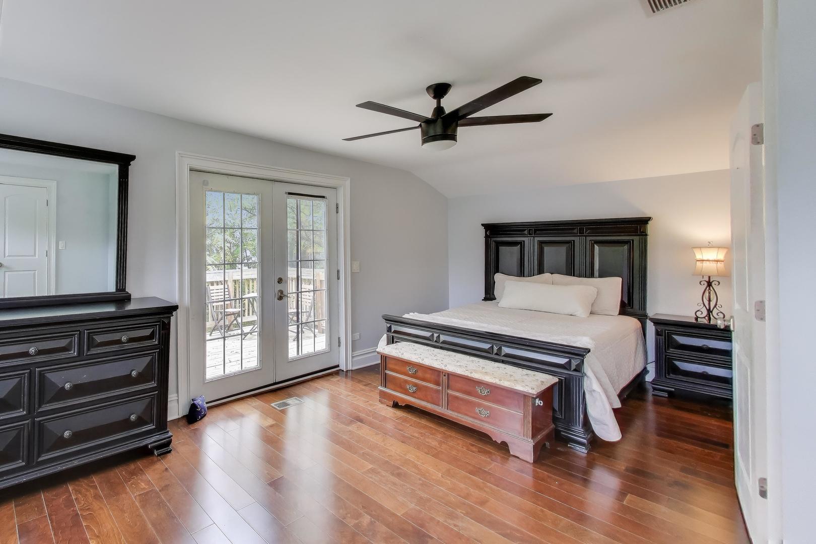 207 Shady Lane, Mundelein, IL 60060