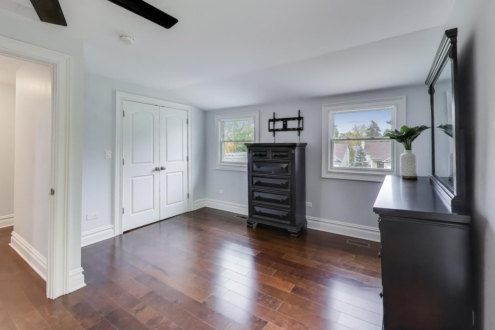 207 Shady Lane, Mundelein, IL 60060