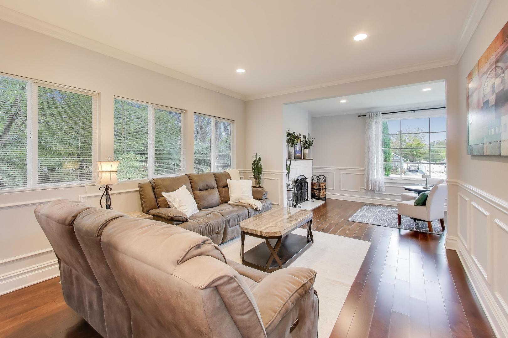 207 Shady Lane, Mundelein, IL 60060