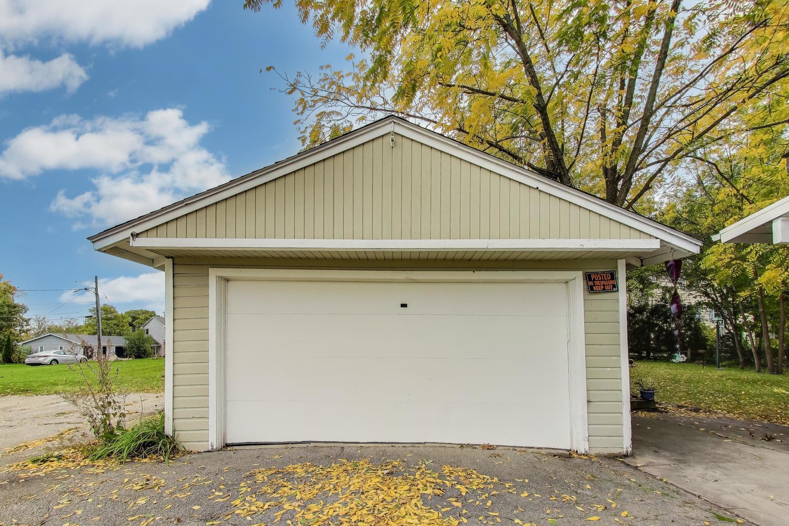 207 Shady Lane, Mundelein, IL 60060