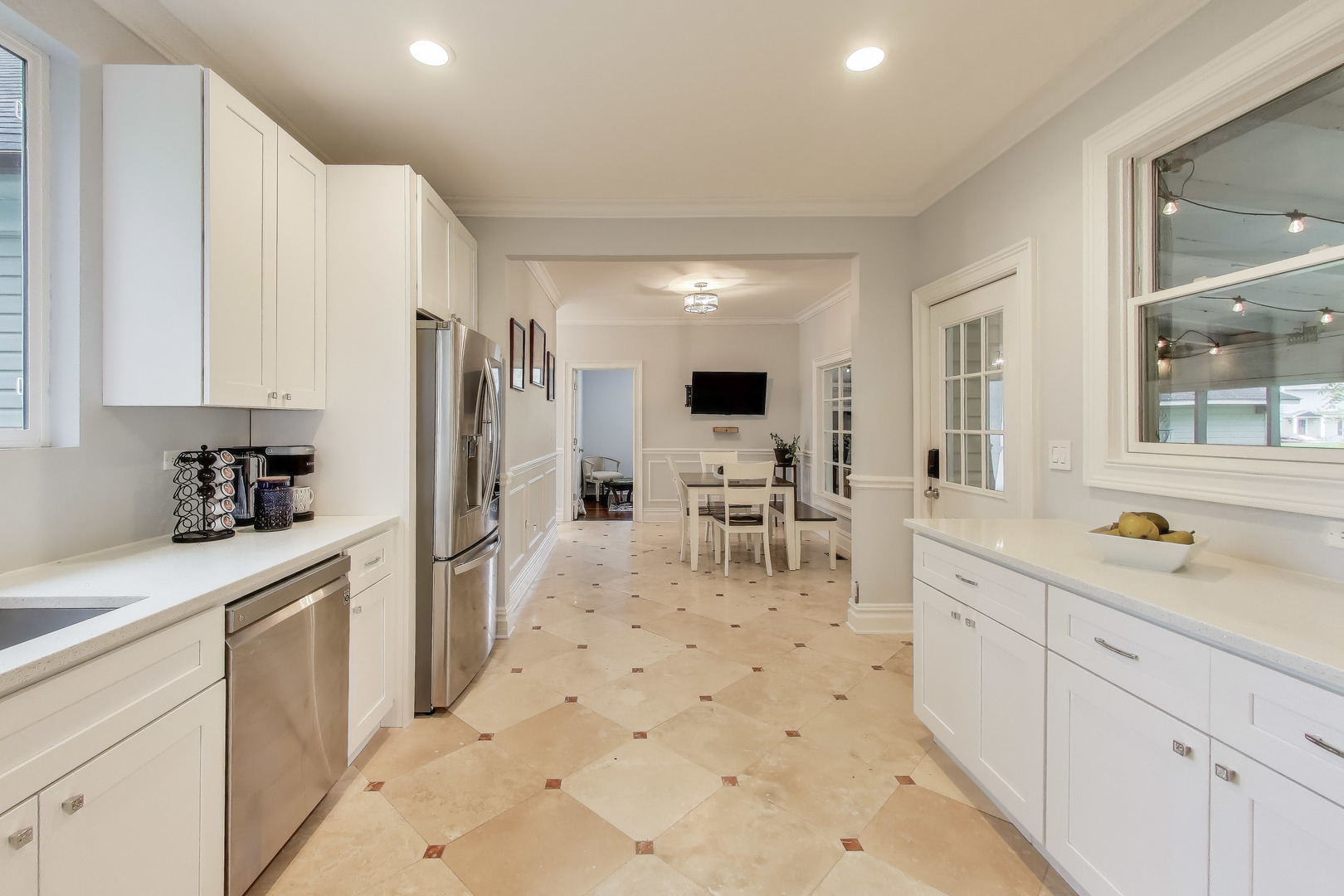 207 Shady Lane, Mundelein, IL 60060