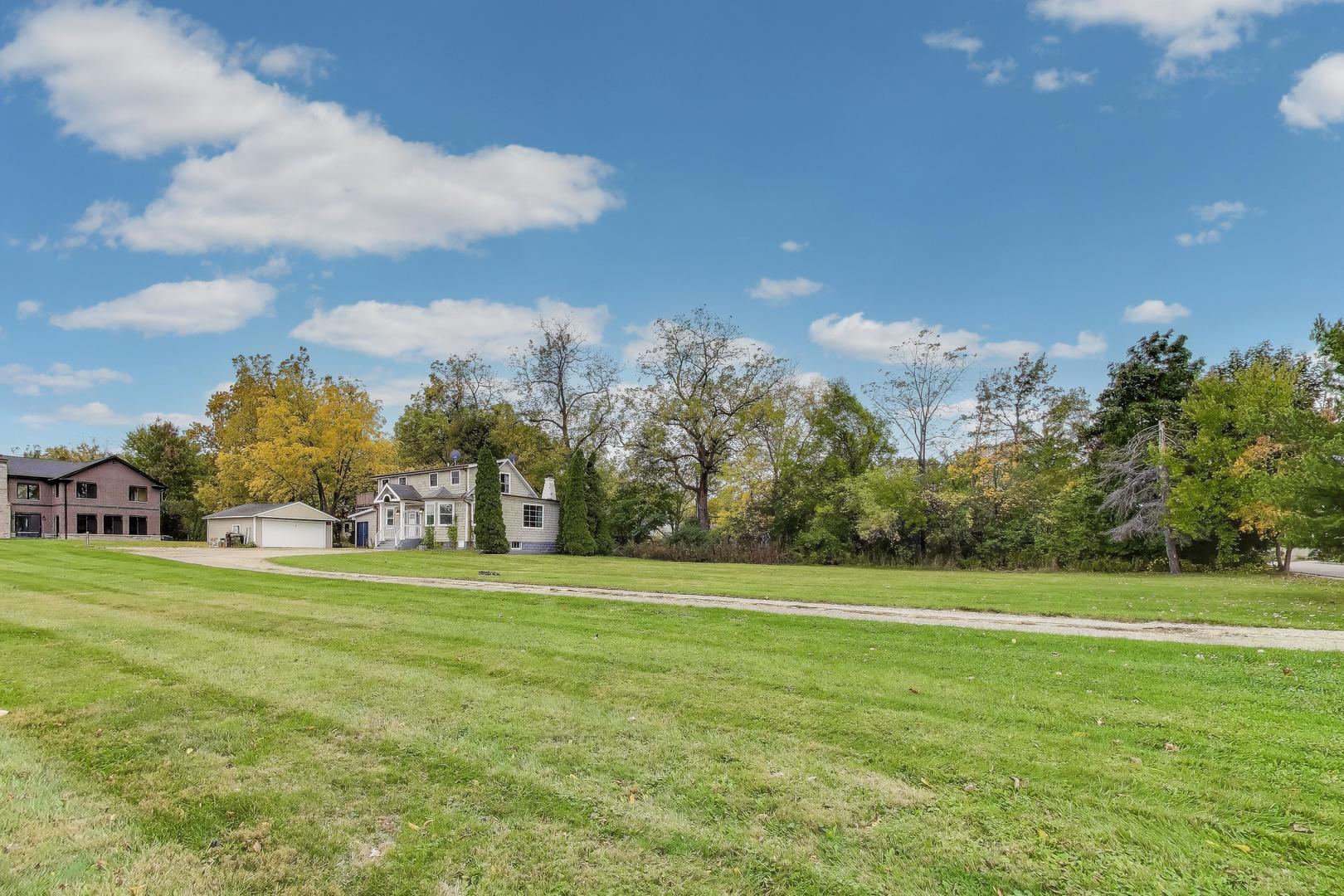 207 Shady Lane, Mundelein, IL 60060