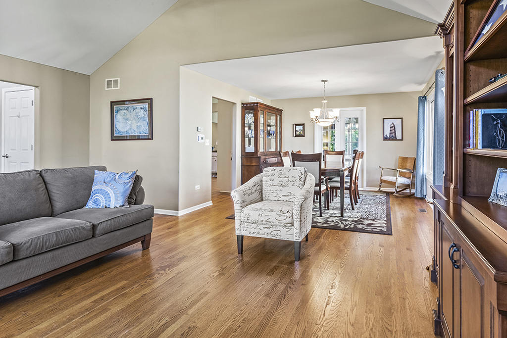 1075 Norwalk Road, Lemont, IL 60439