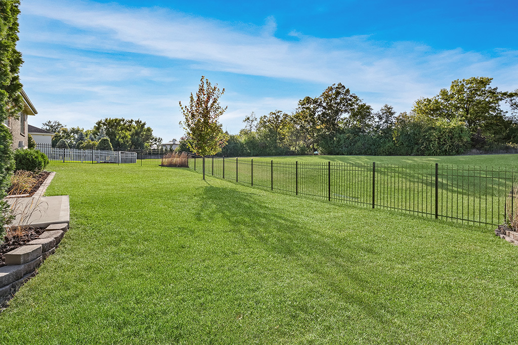 1075 Norwalk Road, Lemont, IL 60439