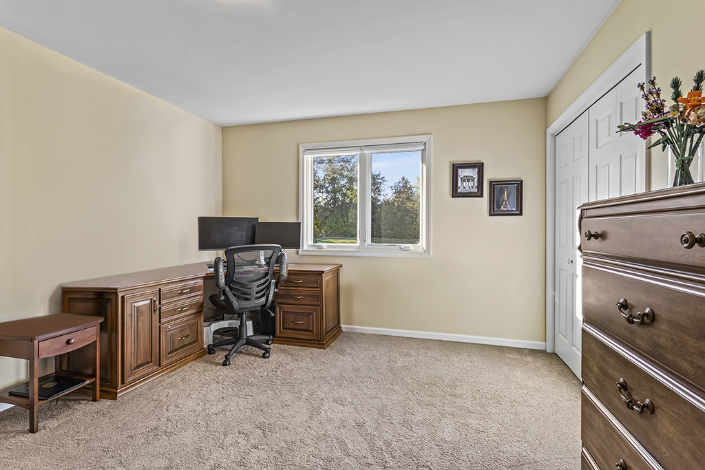 1075 Norwalk Road, Lemont, IL 60439