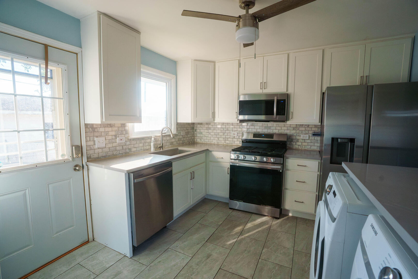 4501 W 90th Place, Hometown, IL 60456