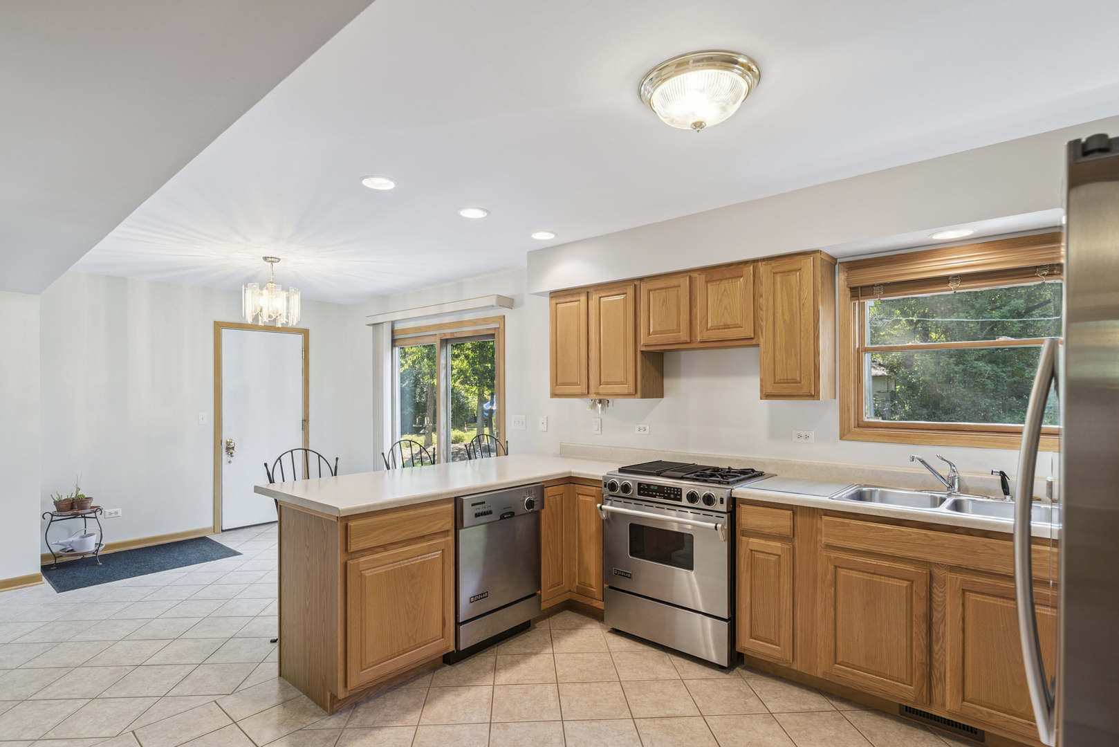 25455 W Greenview Avenue, Antioch, IL 60002