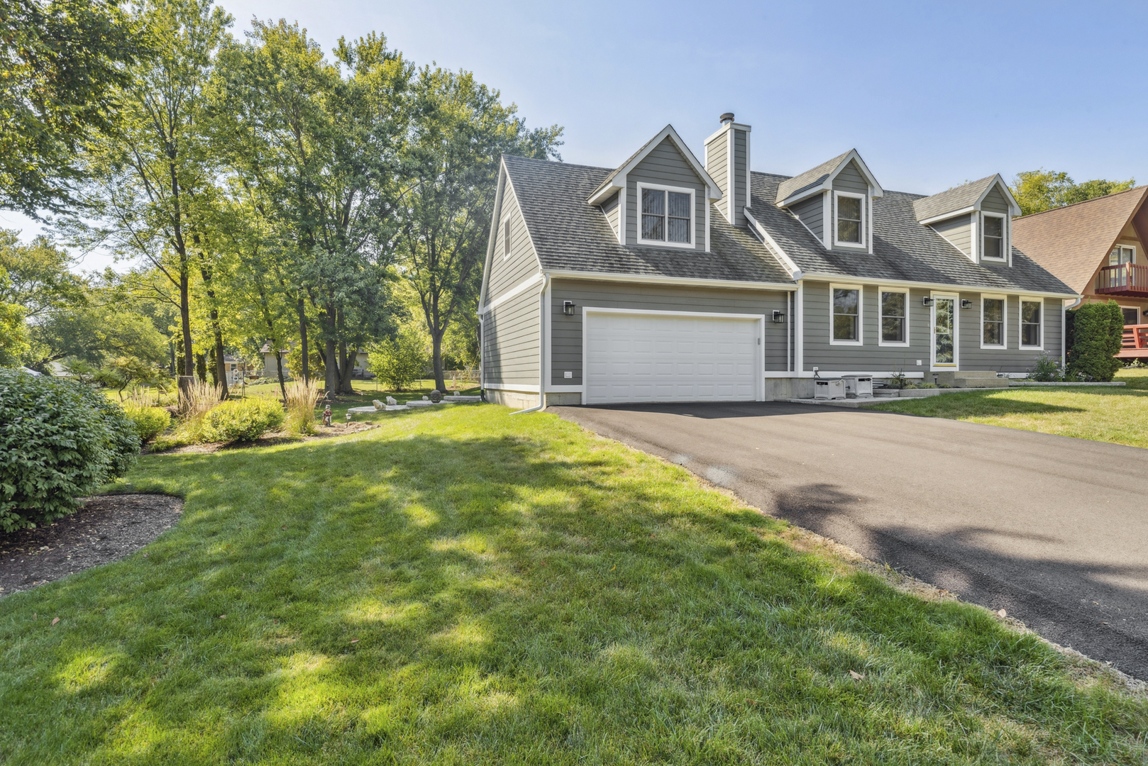 25455 W Greenview Avenue, Antioch, IL 60002