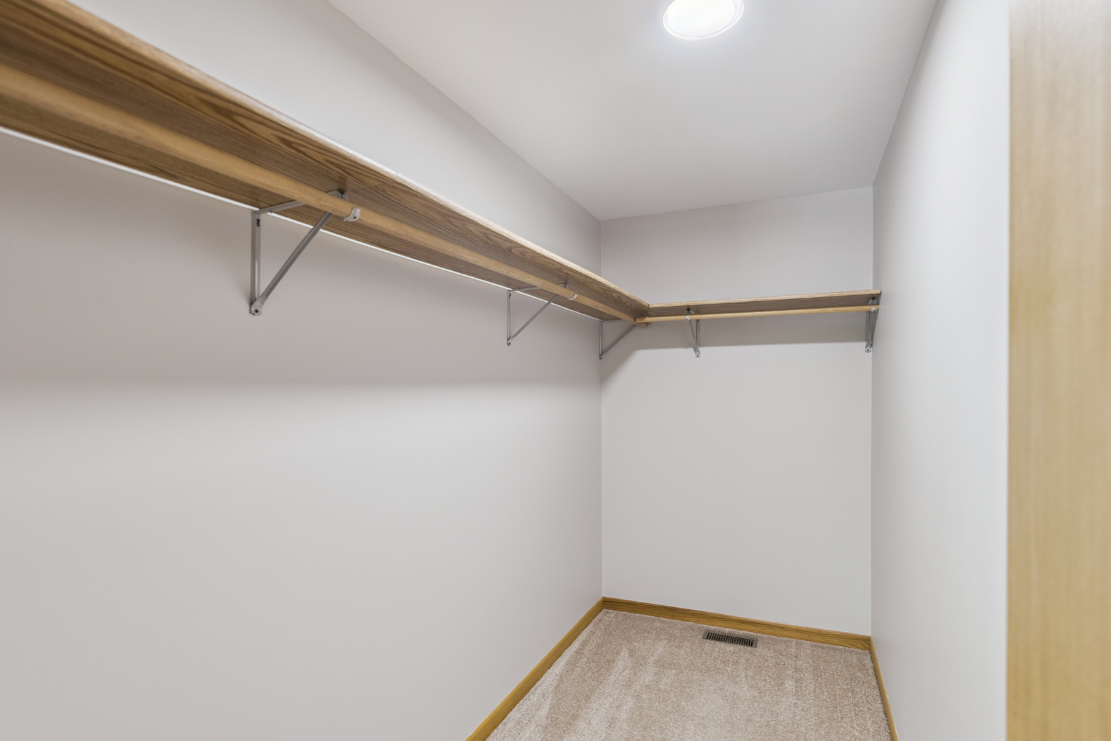 25455 W Greenview Avenue, Antioch, IL 60002