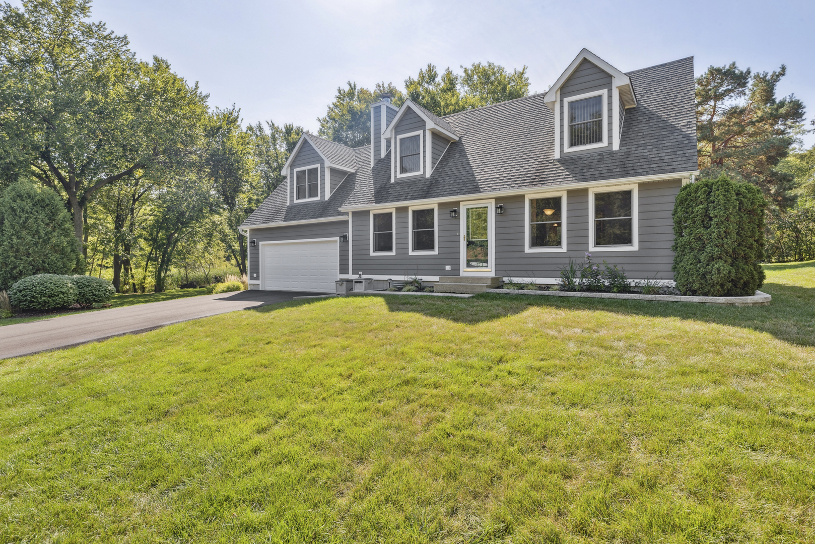 25455 W Greenview Avenue, Antioch, IL 60002