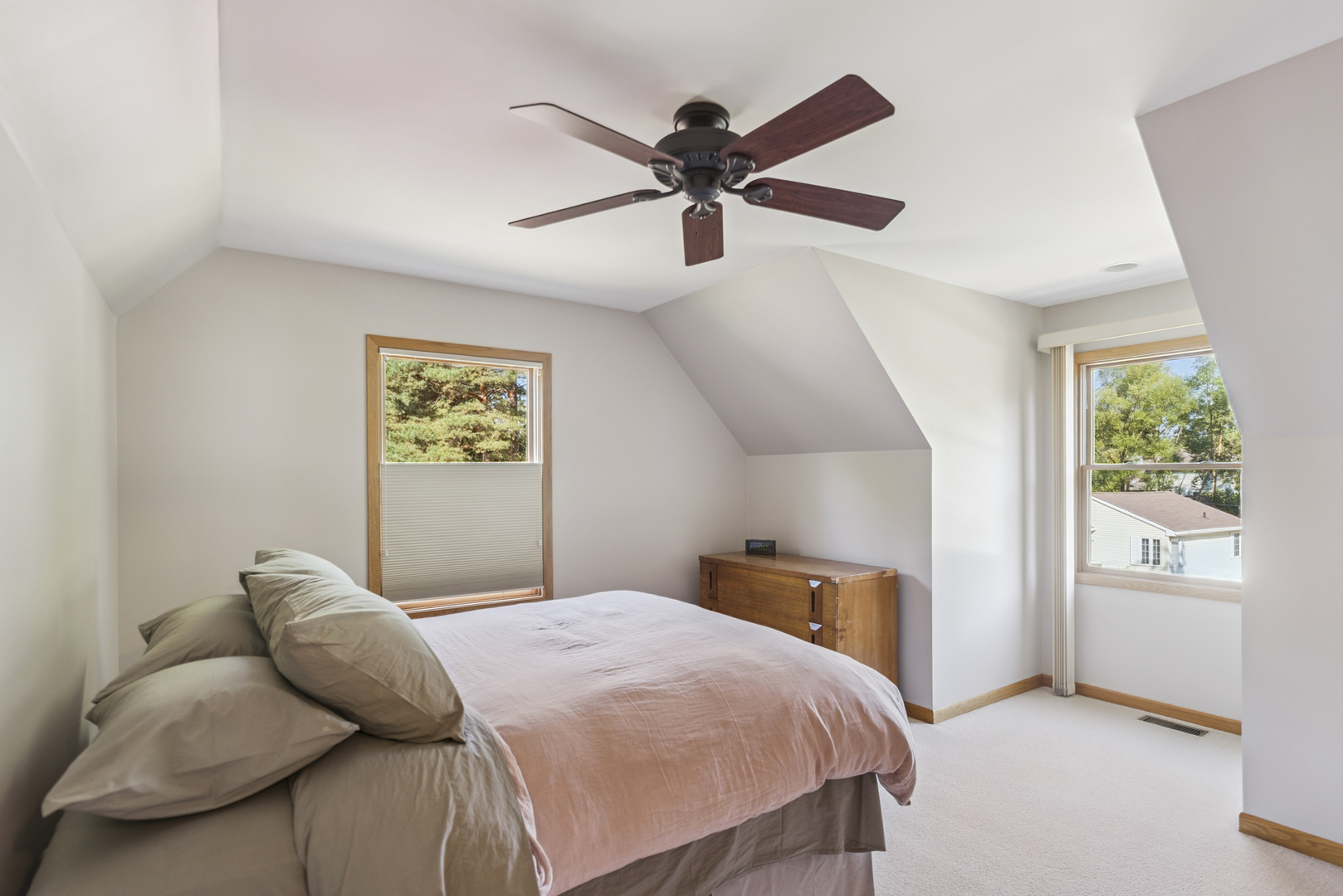 25455 W Greenview Avenue, Antioch, IL 60002