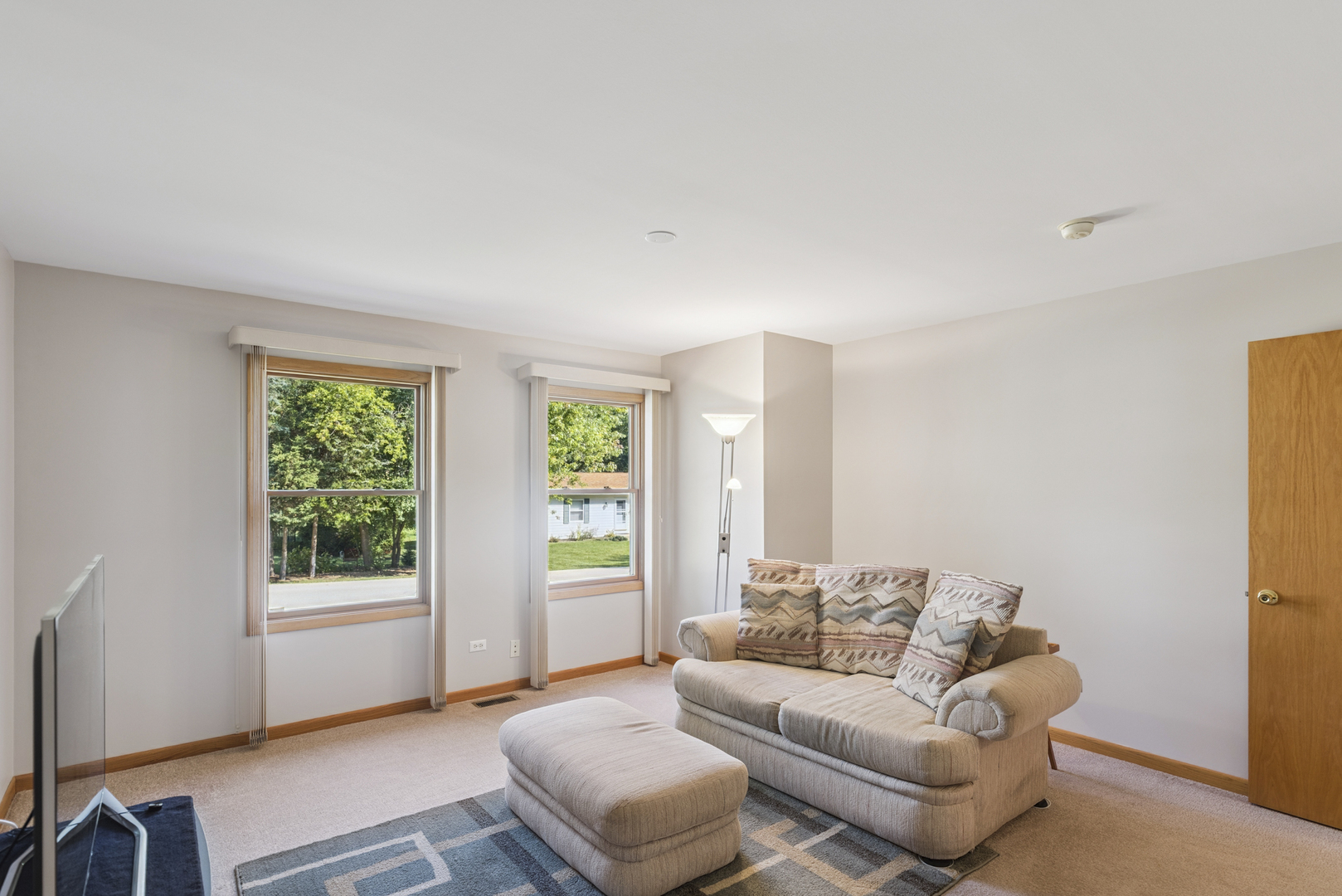 25455 W Greenview Avenue, Antioch, IL 60002