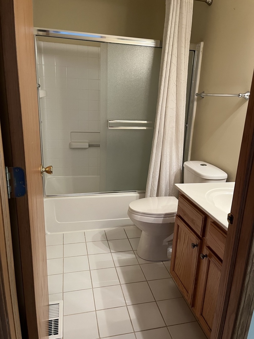 18132 Lake Shore Drive, Orland Park, IL 60467