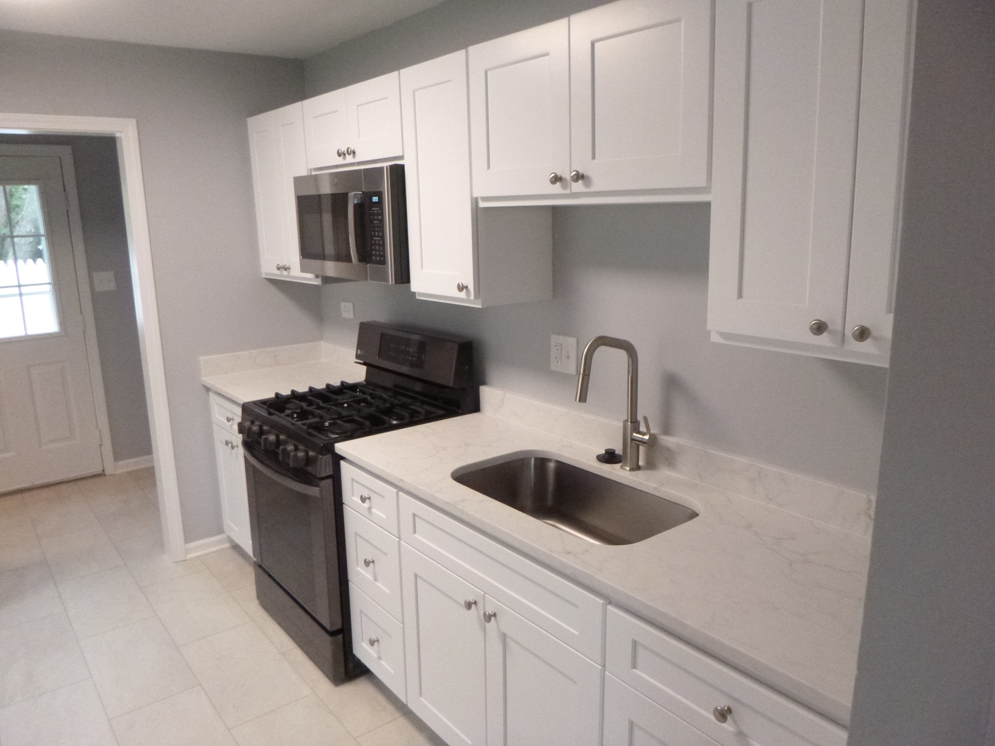 305 Four Winds Way, Carpentersville, IL 60110