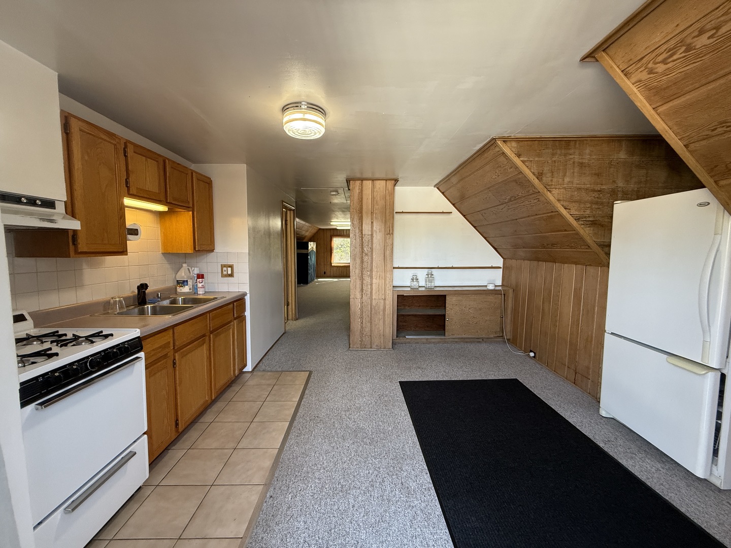 4844 W MONTROSE Avenue, Chicago, IL 60641