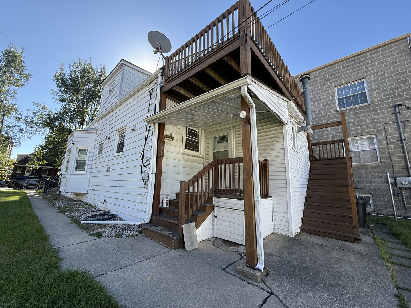 4844 W MONTROSE Avenue, Chicago, IL 60641