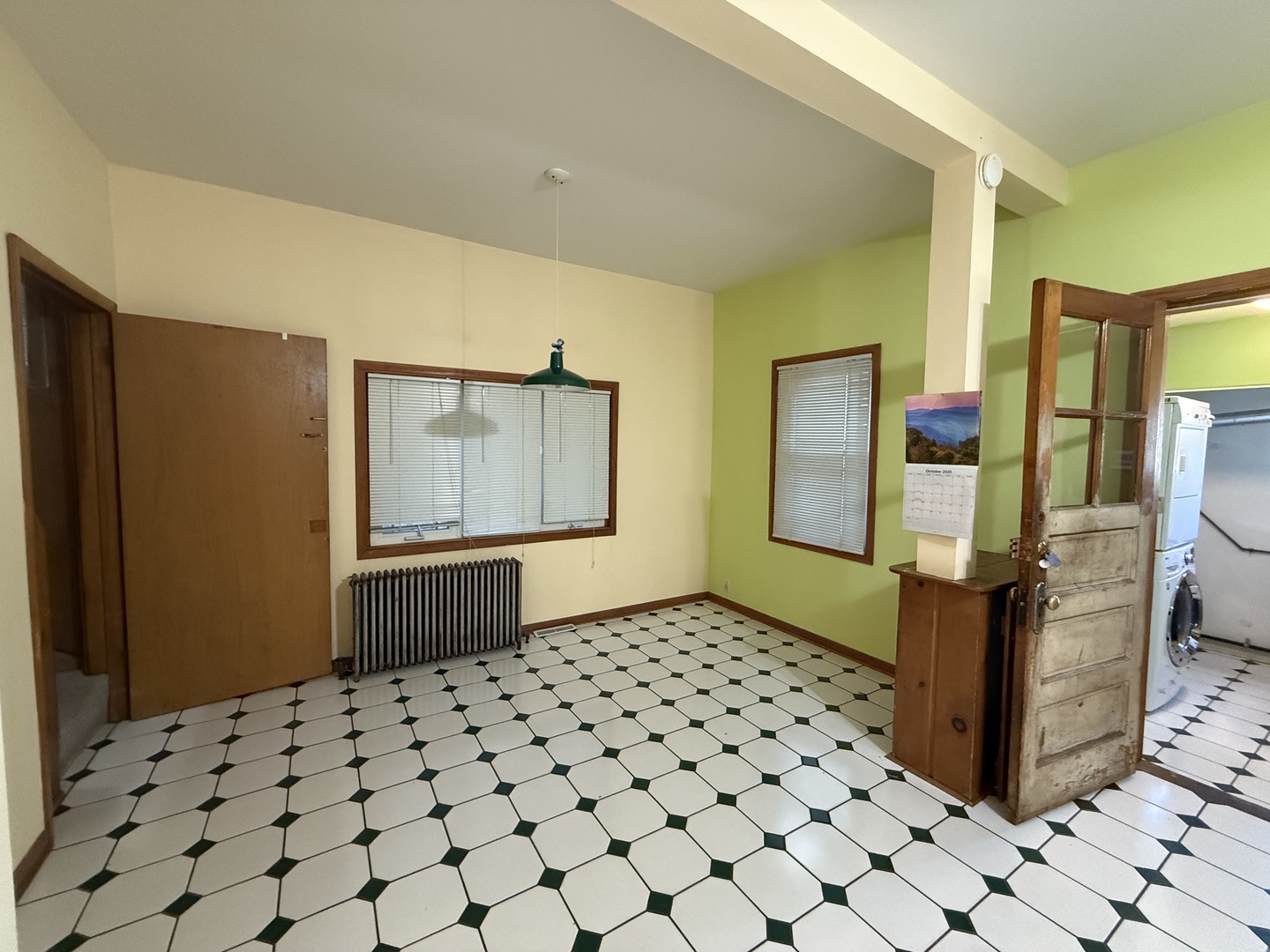 4844 W MONTROSE Avenue, Chicago, IL 60641