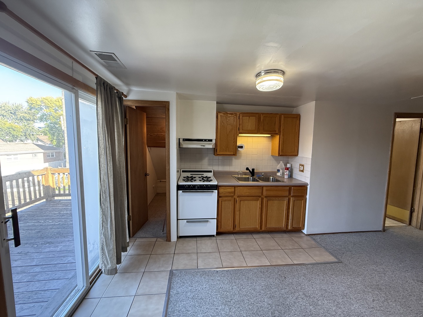 4844 W MONTROSE Avenue, Chicago, IL 60641