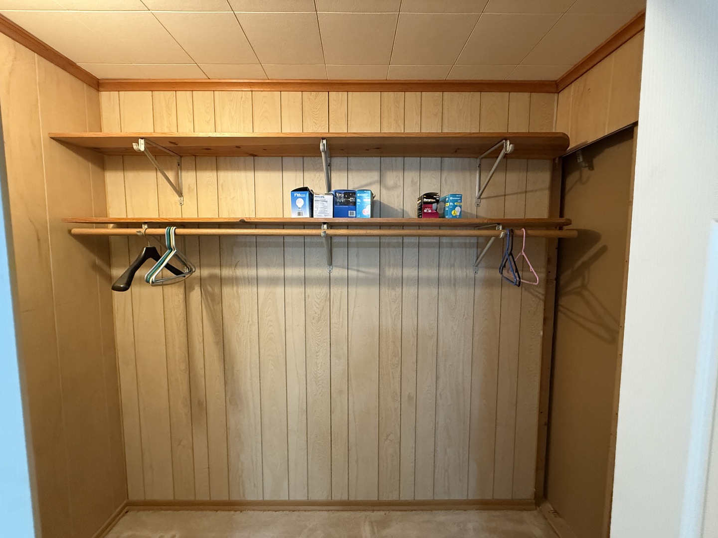 4844 W MONTROSE Avenue, Chicago, IL 60641