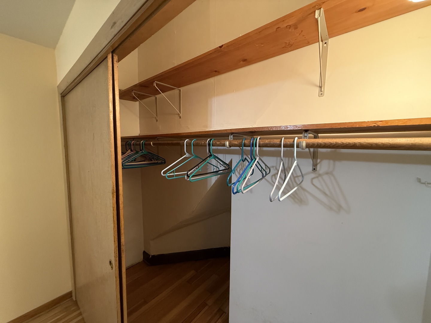 4844 W MONTROSE Avenue, Chicago, IL 60641