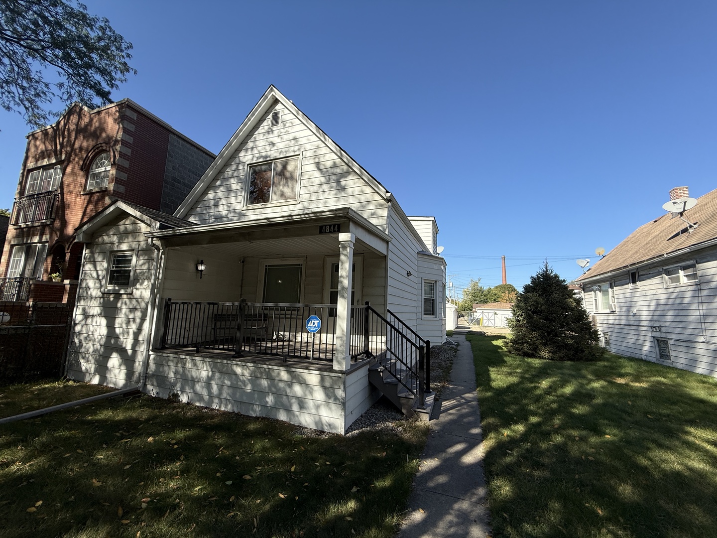 4844 W MONTROSE Avenue, Chicago, IL 60641