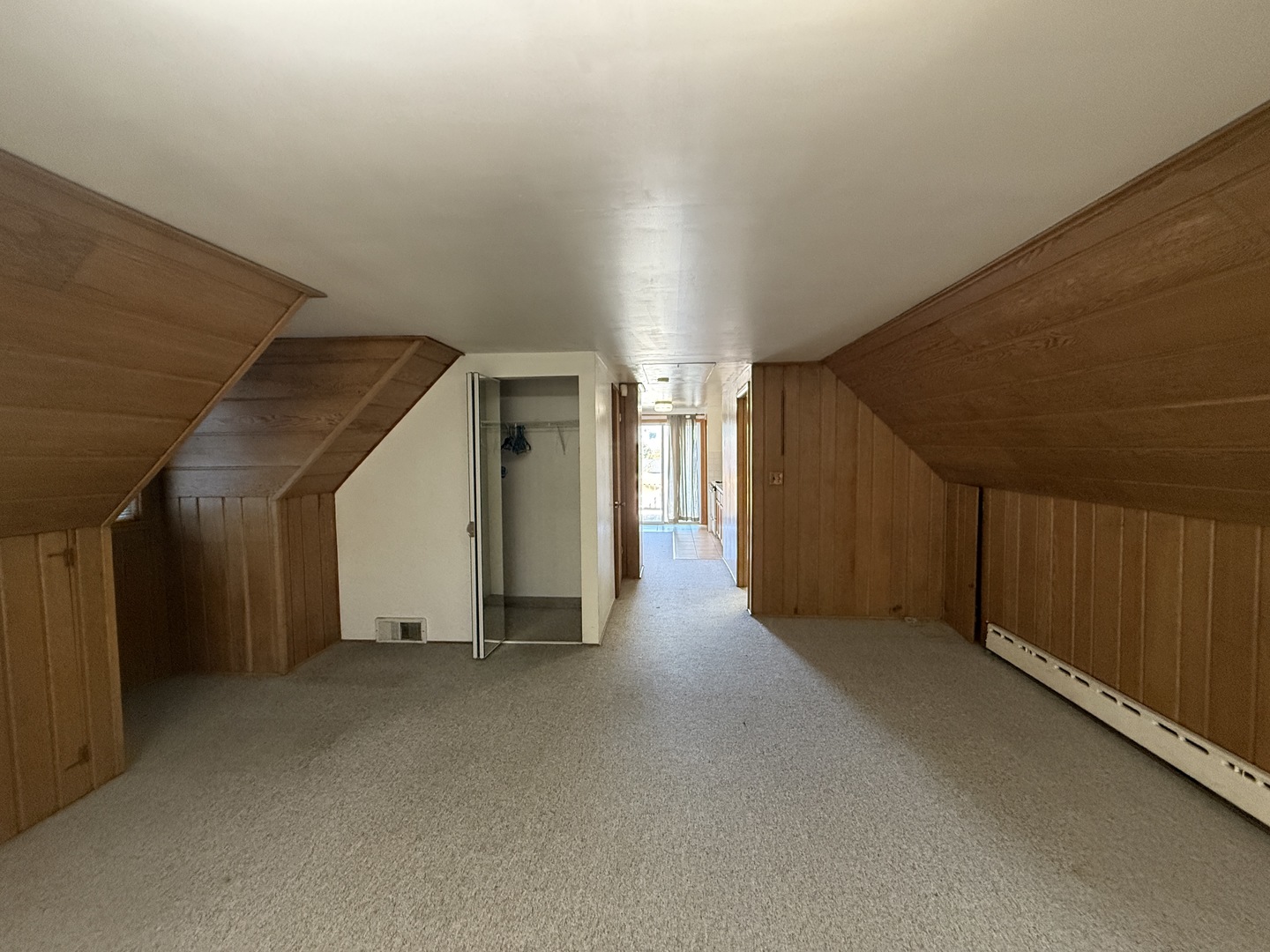 4844 W MONTROSE Avenue, Chicago, IL 60641