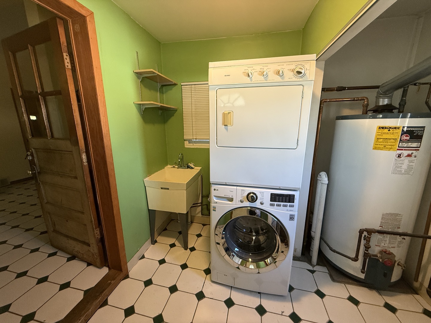 4844 W MONTROSE Avenue, Chicago, IL 60641