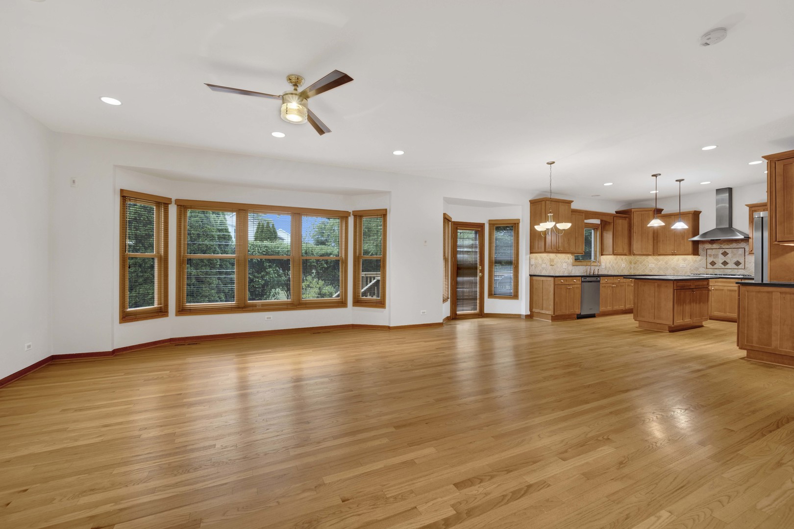 640 Downey Street, Hoffman Estates, IL 60169