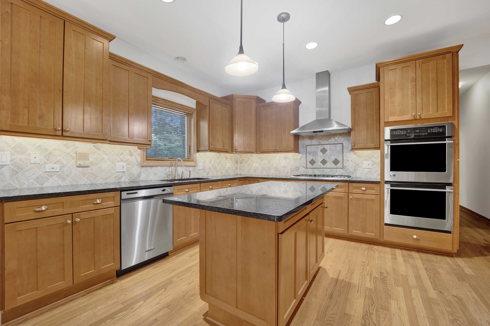 640 Downey Street, Hoffman Estates, IL 60169