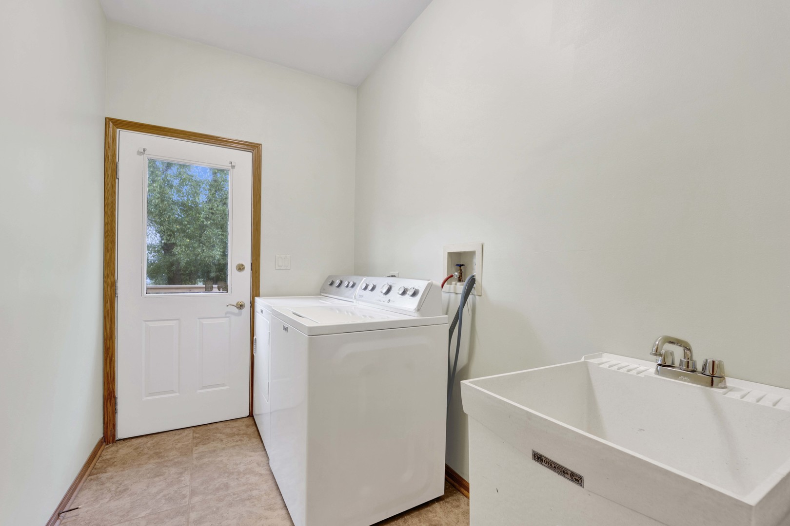 640 Downey Street, Hoffman Estates, IL 60169