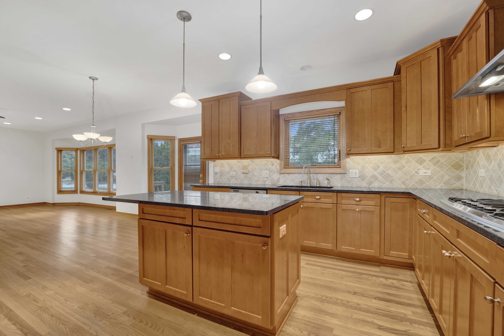 640 Downey Street, Hoffman Estates, IL 60169