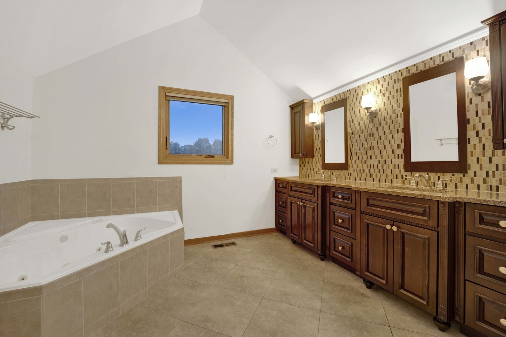 640 Downey Street, Hoffman Estates, IL 60169