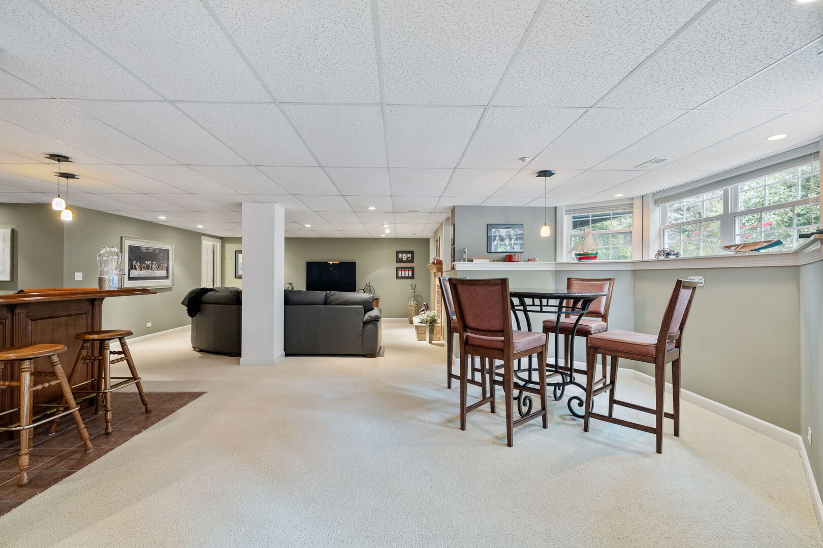 805 Stone Canyon Circle, Inverness, IL 60010