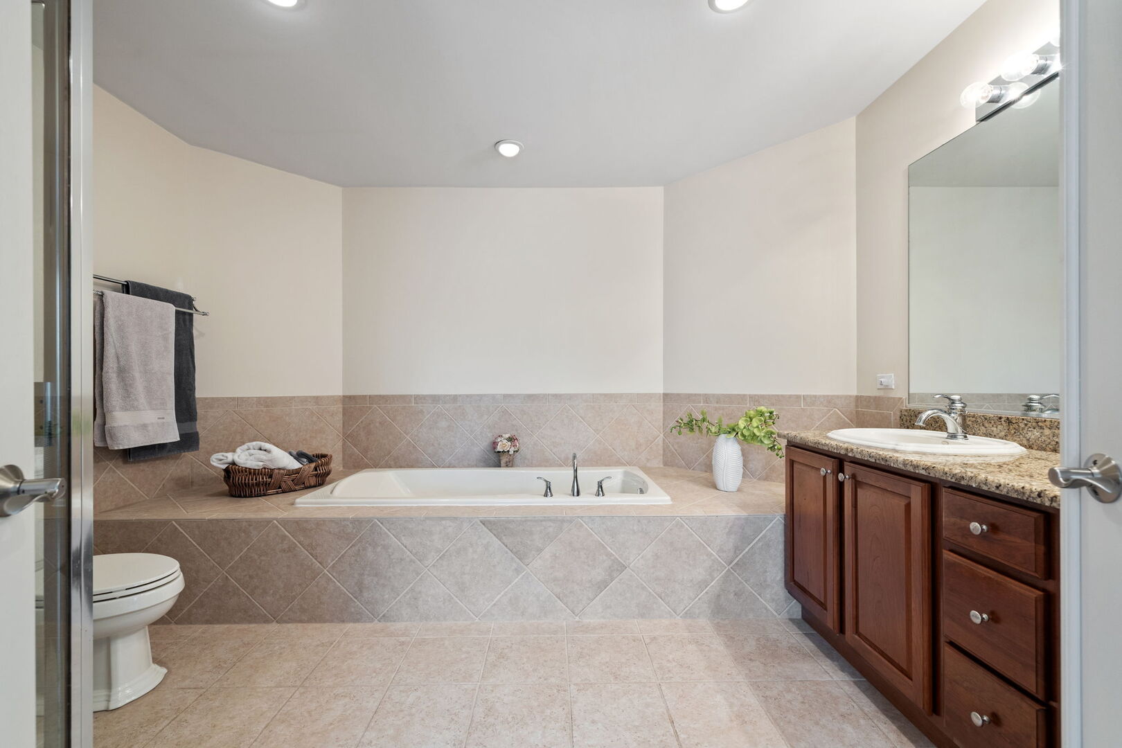 805 Stone Canyon Circle, Inverness, IL 60010