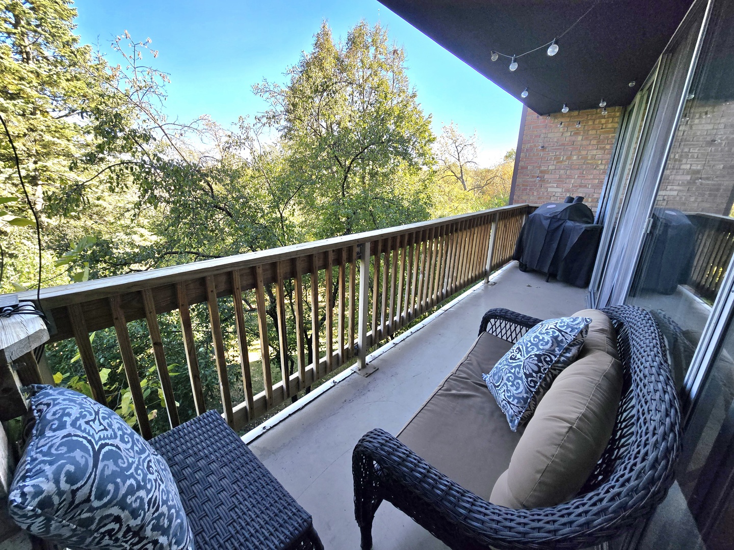 5600 Hillcrest Lane #2K, Lisle, IL 60532