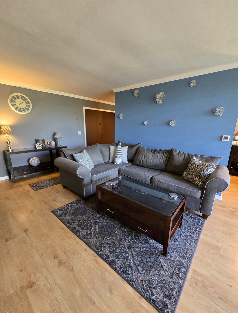 5600 Hillcrest Lane #2K, Lisle, IL 60532