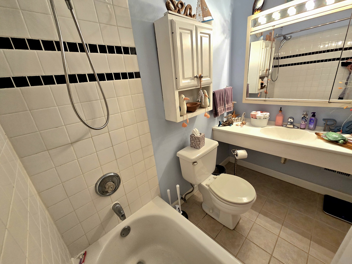 5600 Hillcrest Lane #2K, Lisle, IL 60532