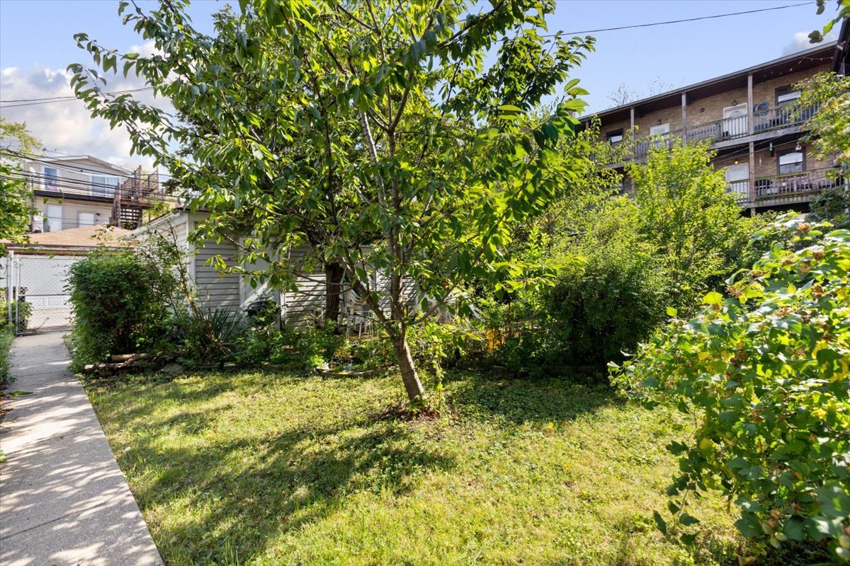 3911 N Kedzie Avenue, Chicago, IL 60618