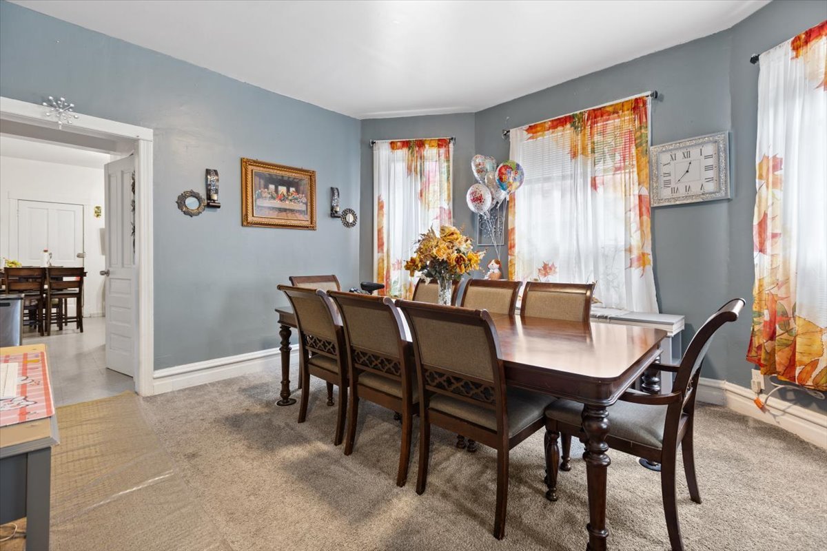 3911 N Kedzie Avenue, Chicago, IL 60618