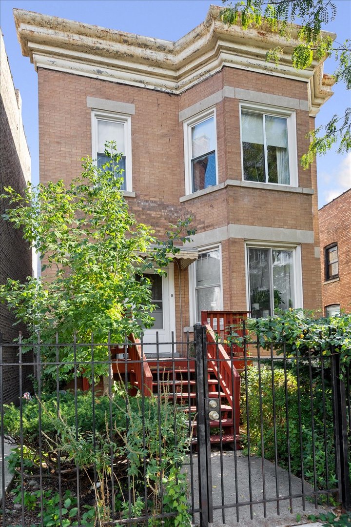 3911 N Kedzie Avenue, Chicago, IL 60618