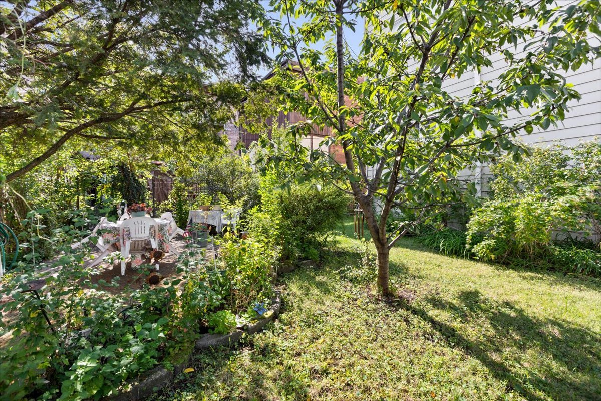 3911 N Kedzie Avenue, Chicago, IL 60618