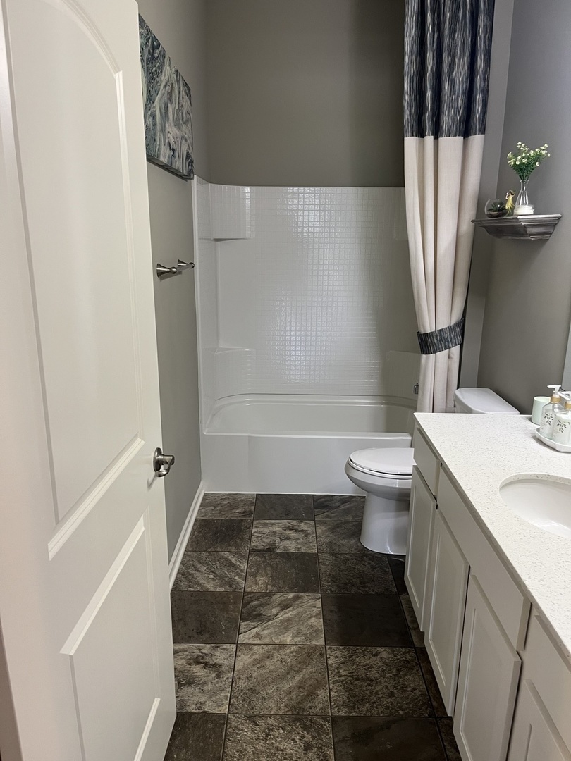 1732 Southern Circle #1732, Pingree Grove, IL 60140