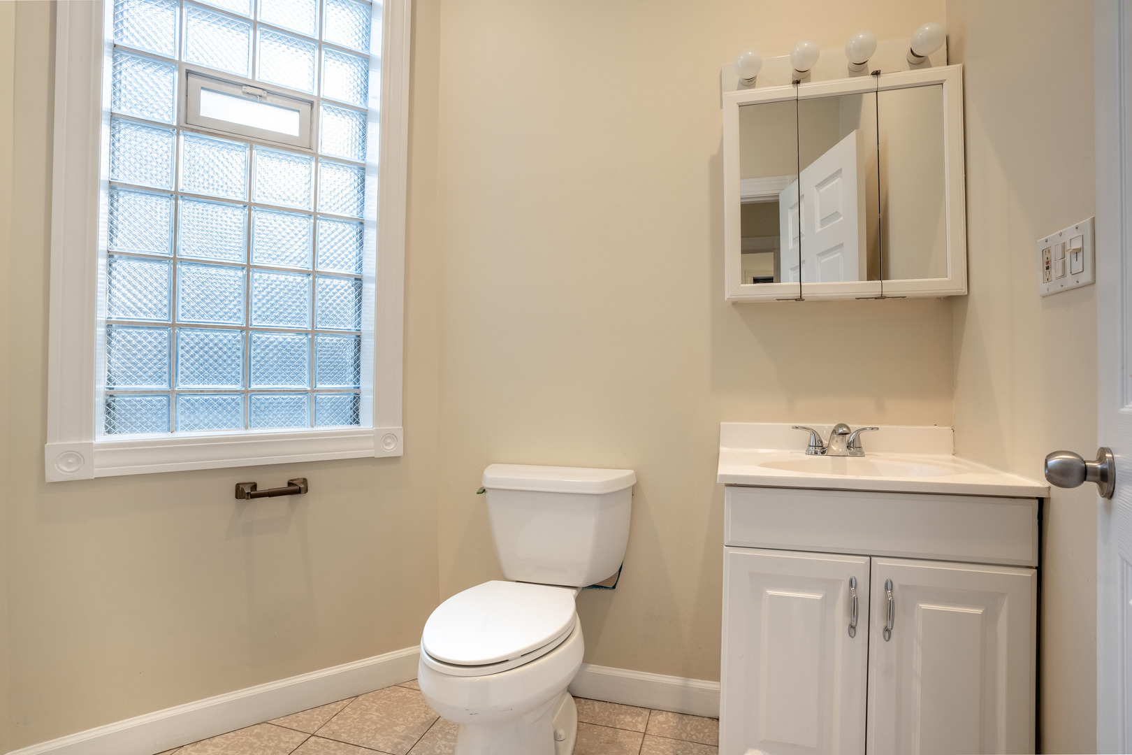 3710 N Halsted Street #2, Chicago, IL 60613