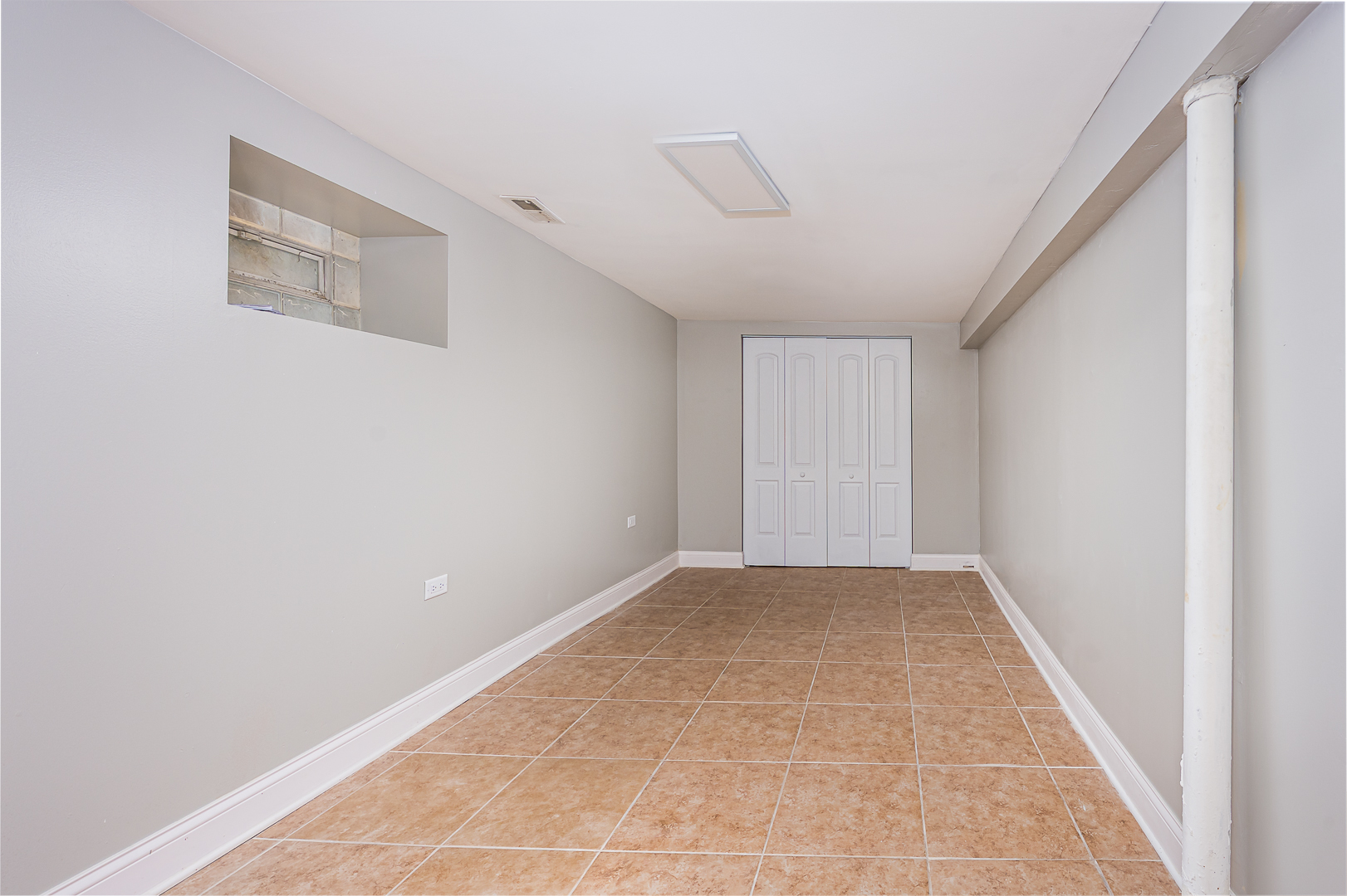 9240 S Trumbull Avenue, Evergreen Park, IL 60805