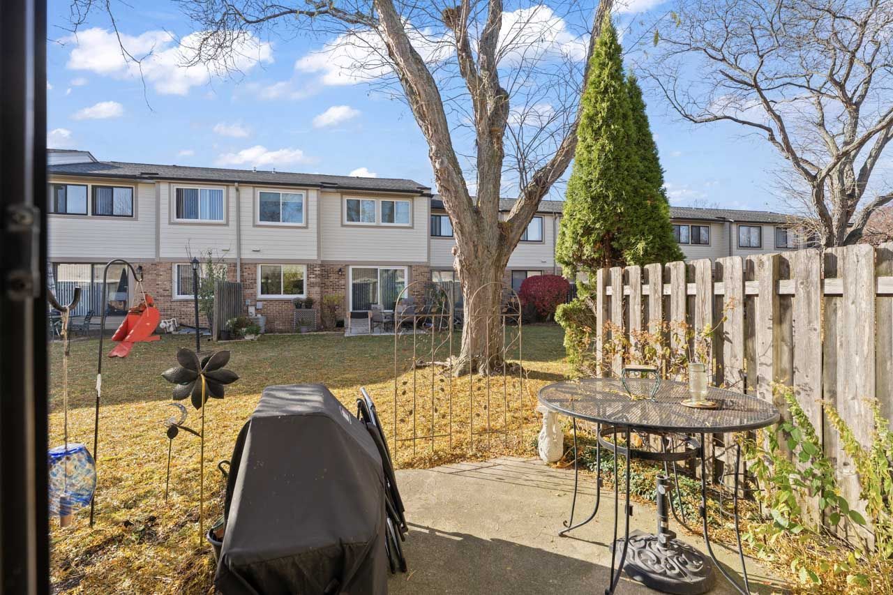 430 Swan Court, Deerfield, IL 60015