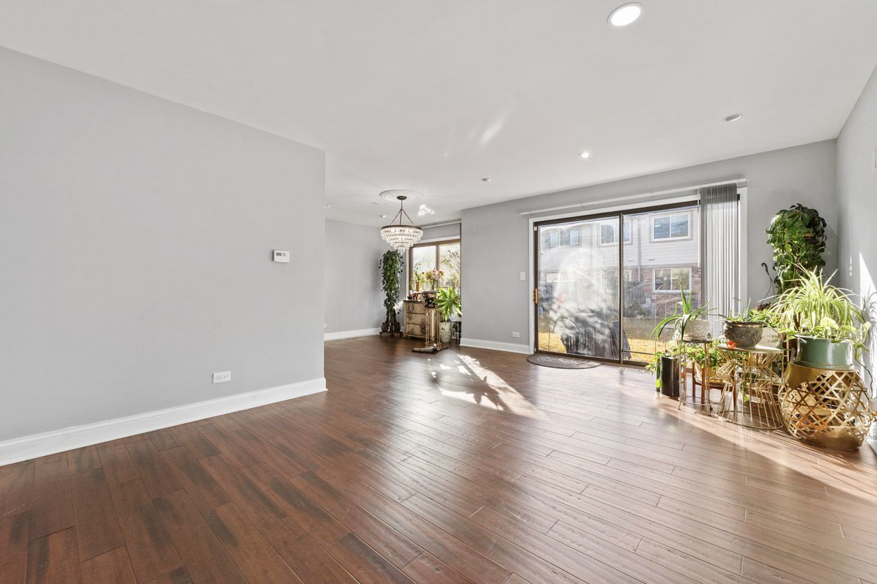 430 Swan Court, Deerfield, IL 60015