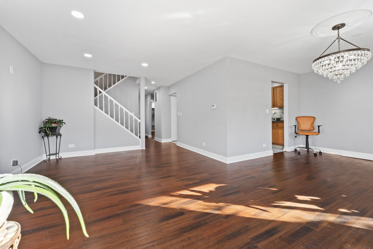 430 Swan Court, Deerfield, IL 60015