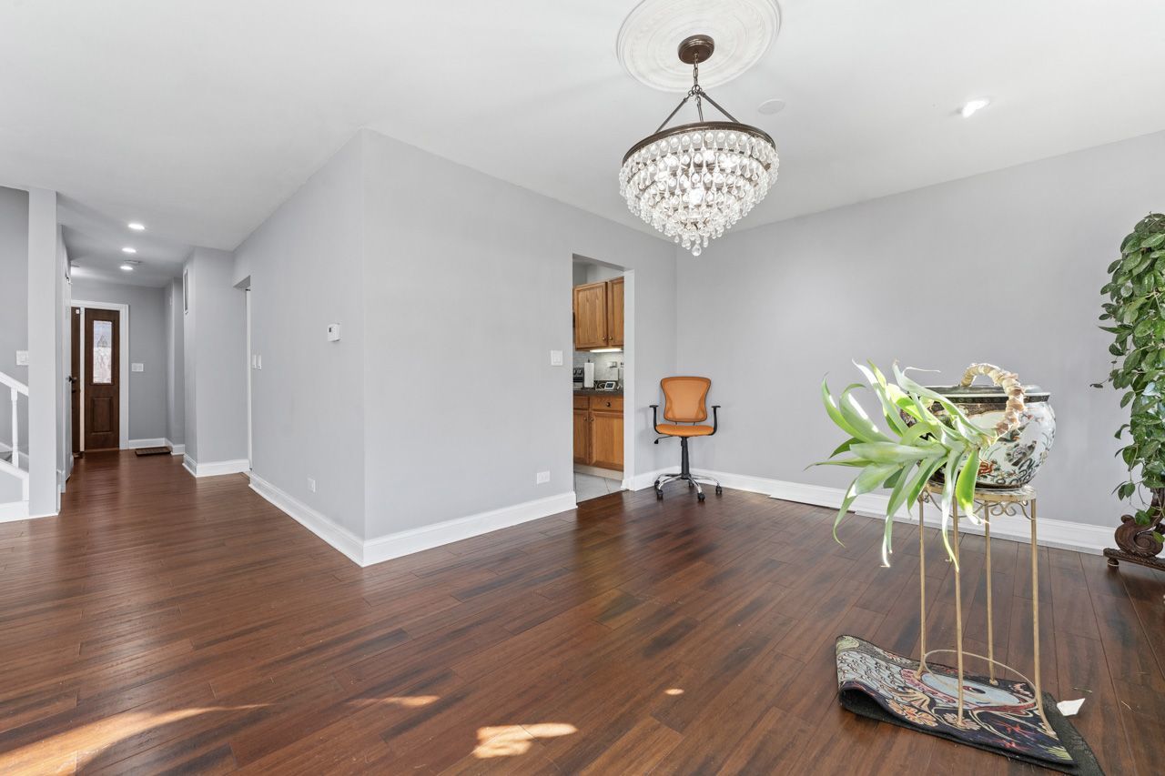 430 Swan Court, Deerfield, IL 60015