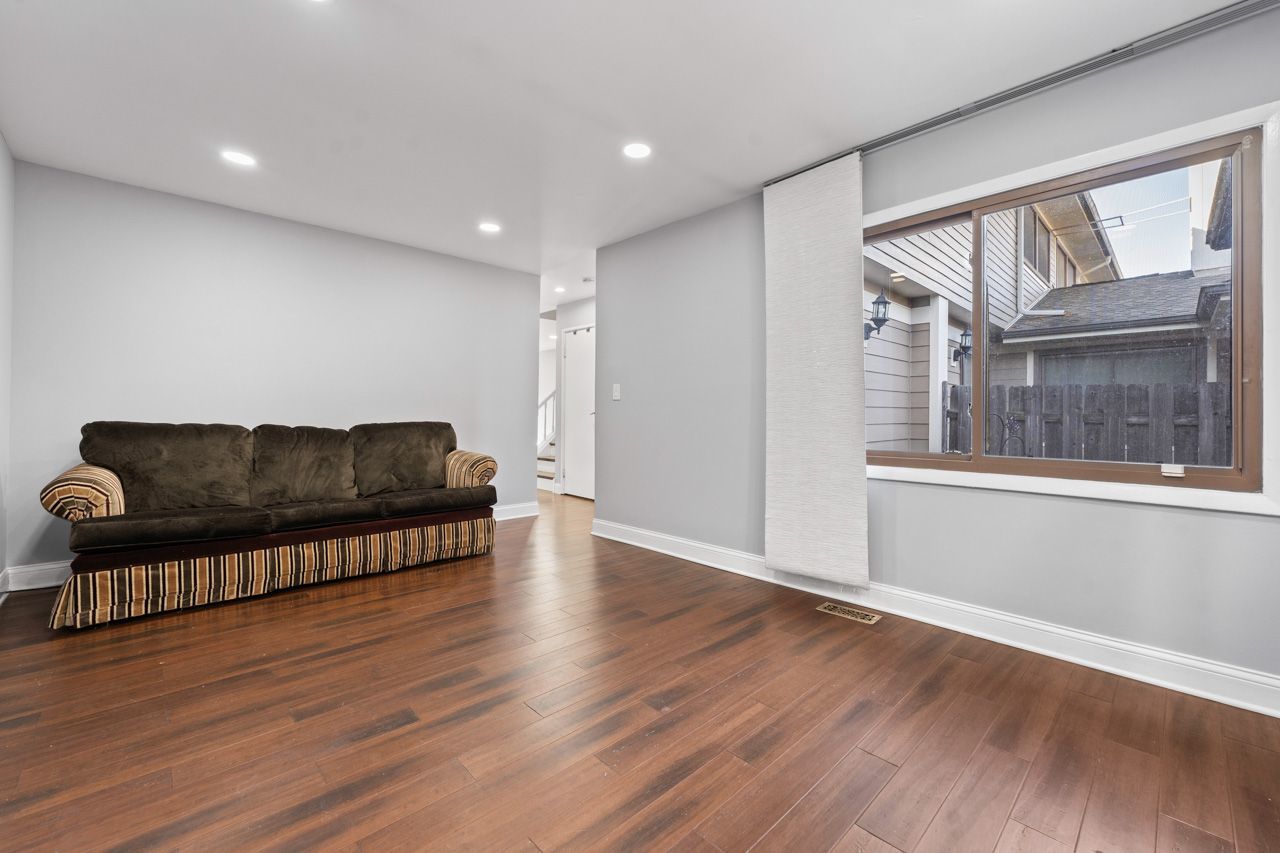 430 Swan Court, Deerfield, IL 60015