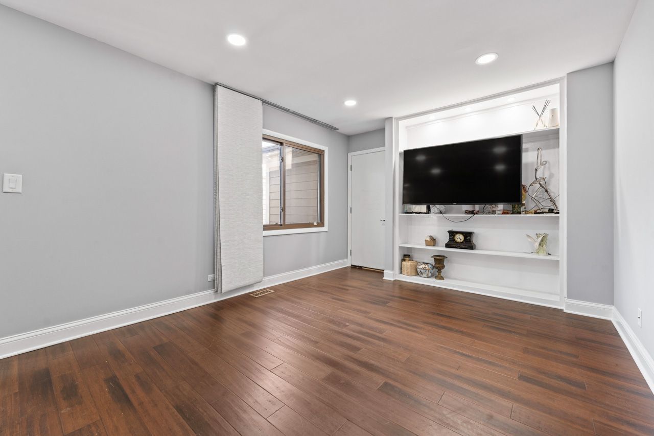 430 Swan Court, Deerfield, IL 60015